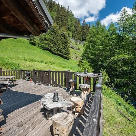 Bright And Spacious Mountain In